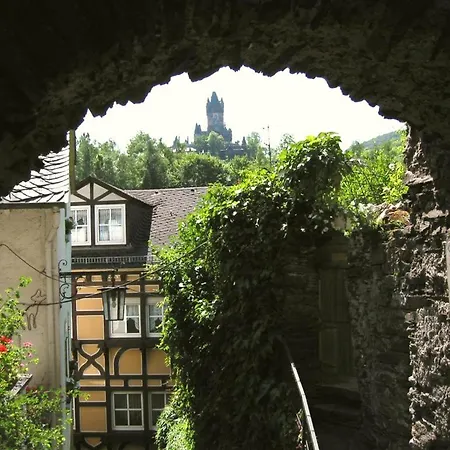 Weingut Gutsschanke Rademacher Konukevi Cochem